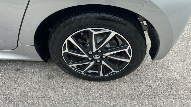 Toyota Yaris 1.5 Hybrid Design 5dr CVT Hybrid Hatchback